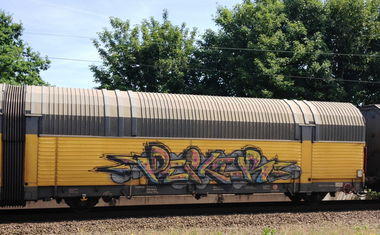 Graffiti Train - Photo by ZUGZWANG