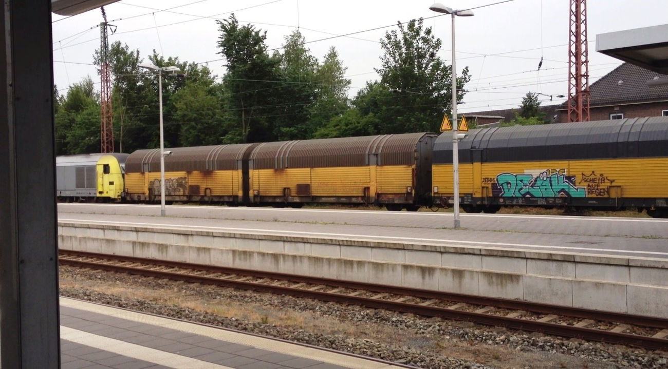 Graffiti Train - Photo by ZUGZWANG