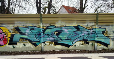 Graffiti Bombing - Photo by ZUGZWANG - niek