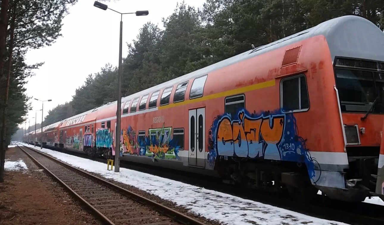 Graffiti Train - Photo by ZUGZWANG