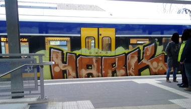Graffiti Train - Photo by ZUGZWANG - hark (2017)