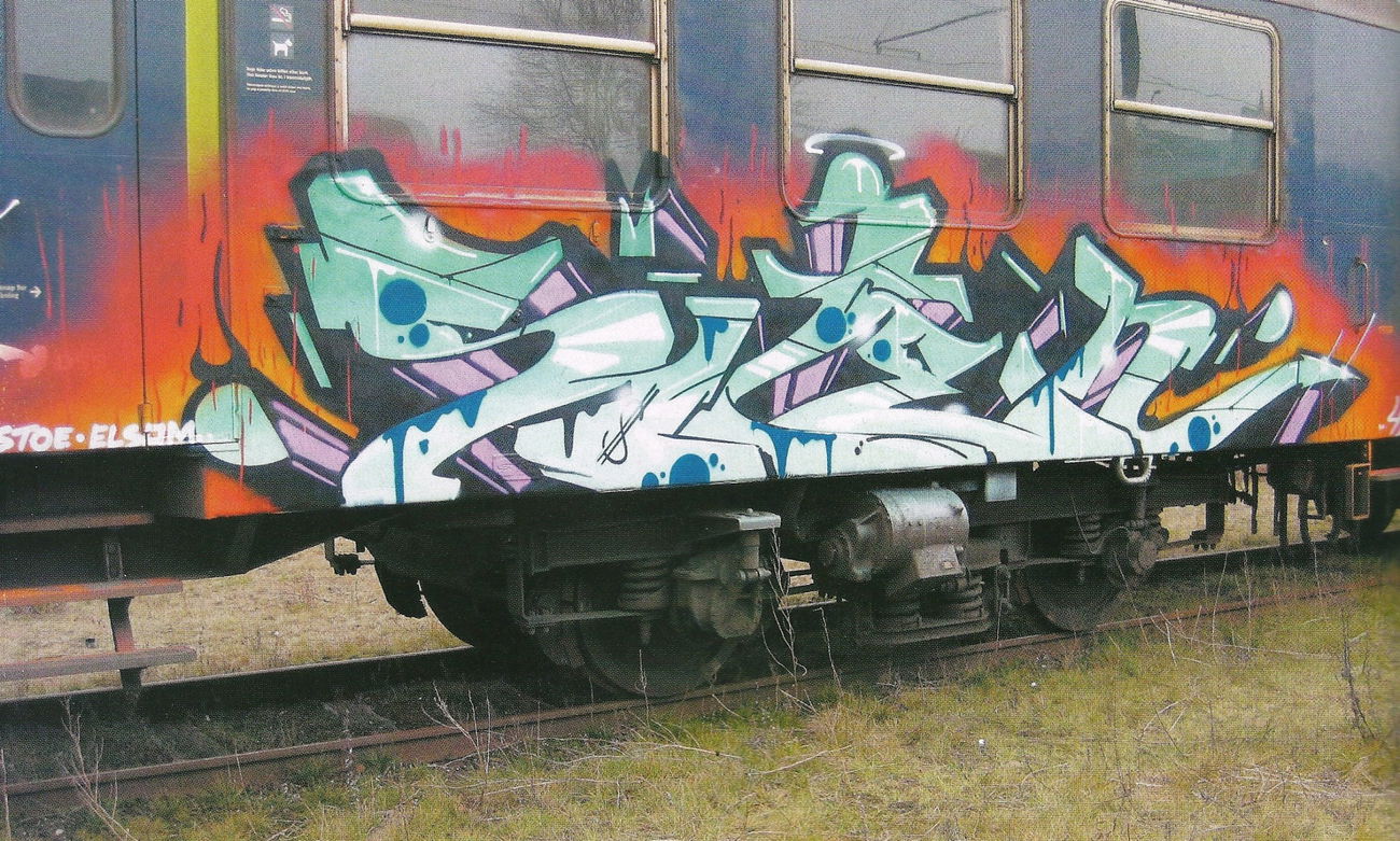 Graffiti Train - Photo by ZUGZWANG - soten
