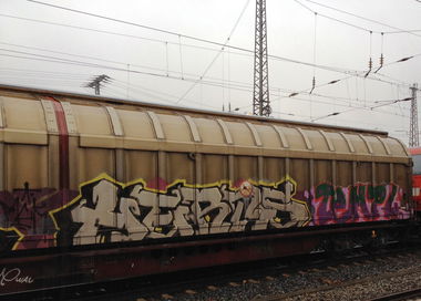 Graffiti Train - Photo by ZUGZWANG