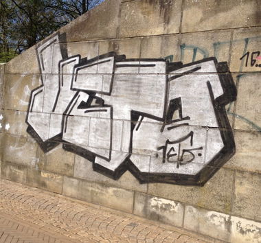 Graffiti Bombing - Photo by ZUGZWANG