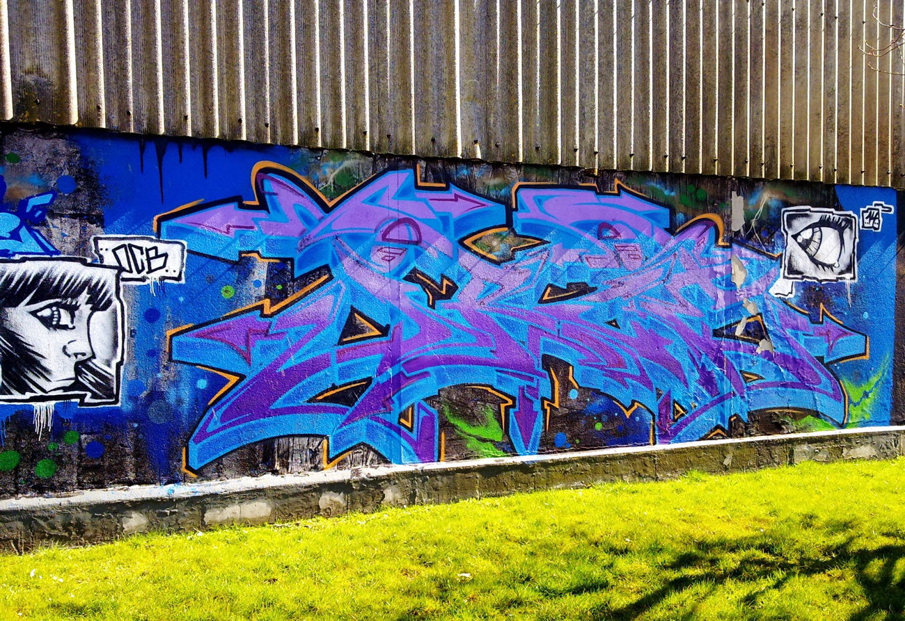 Graffiti Wall - Photo by ZUGZWANG - bremerhaven