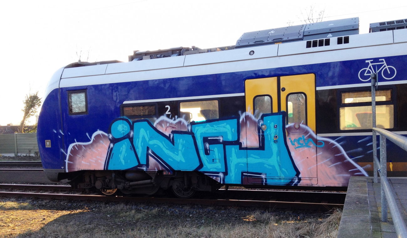 Graffiti Train - Photo by ZUGZWANG - inch (2018)