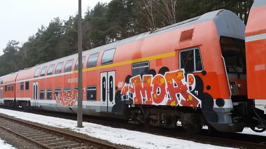 Graffiti Train - Photo by ZUGZWANG - moa