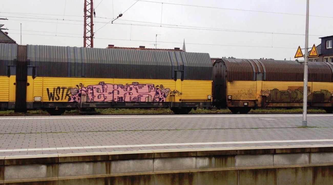 Graffiti Train - Photo by ZUGZWANG