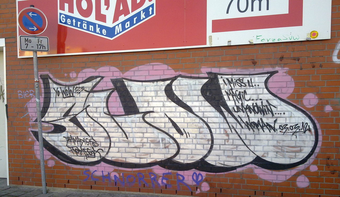 Graffiti Bombing - Photo by ZUGZWANG