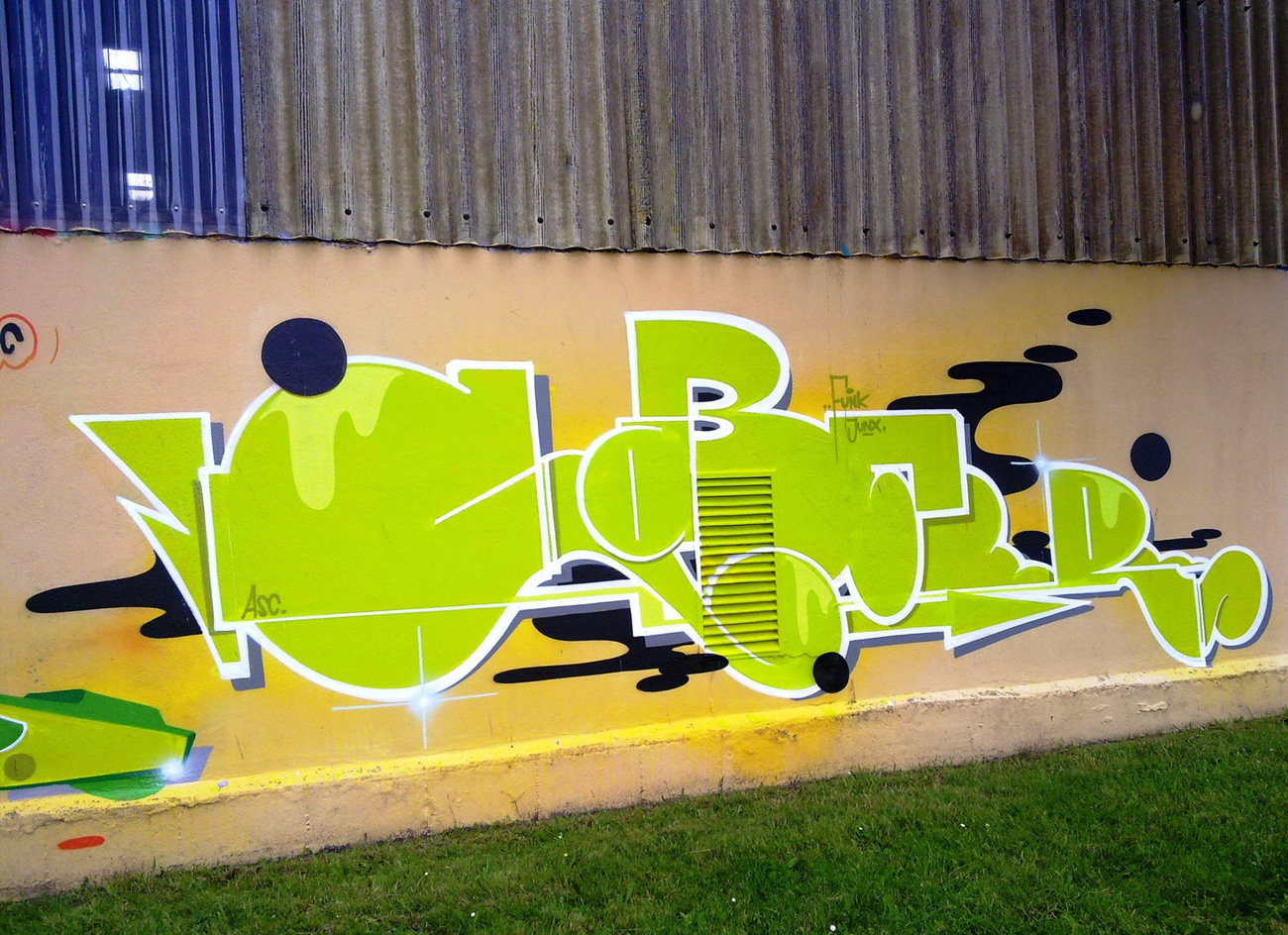 Graffiti Wall - Photo by ZUGZWANG - caber, bremerhaven (2016)