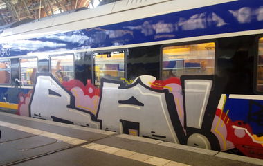 Graffiti Train - Photo by ZUGZWANG - ra (2016)