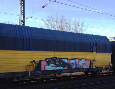 Graffiti Train - Photo by ZUGZWANG