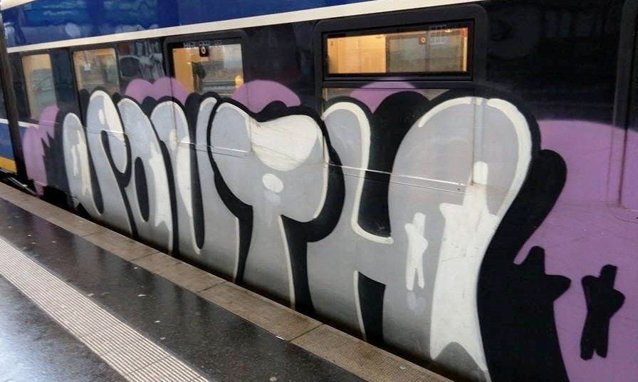 Graffiti Train - Photo by ZUGZWANG - south, bremerhaven, bremen (2015)