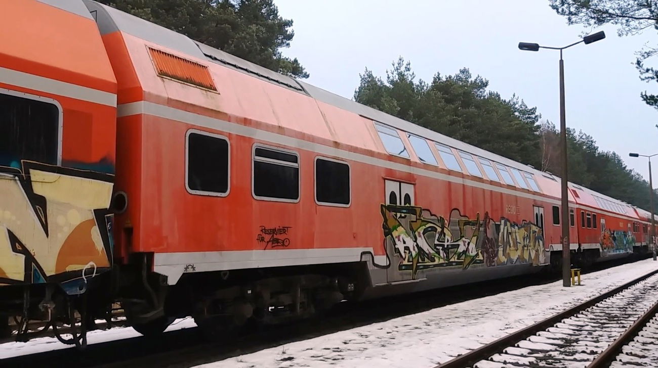 Graffiti Train - Photo by ZUGZWANG