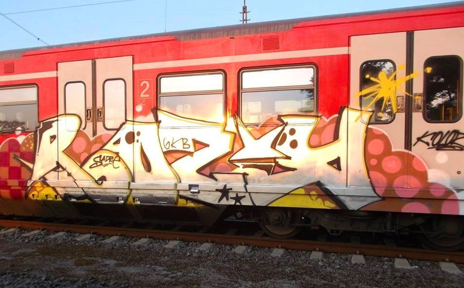 Graffiti Train - Photo by ZUGZWANG - rozy, bremen (2015)