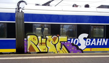 Graffiti Train - Photo by ZUGZWANG - pure, bremerhaven, 27 (2015)