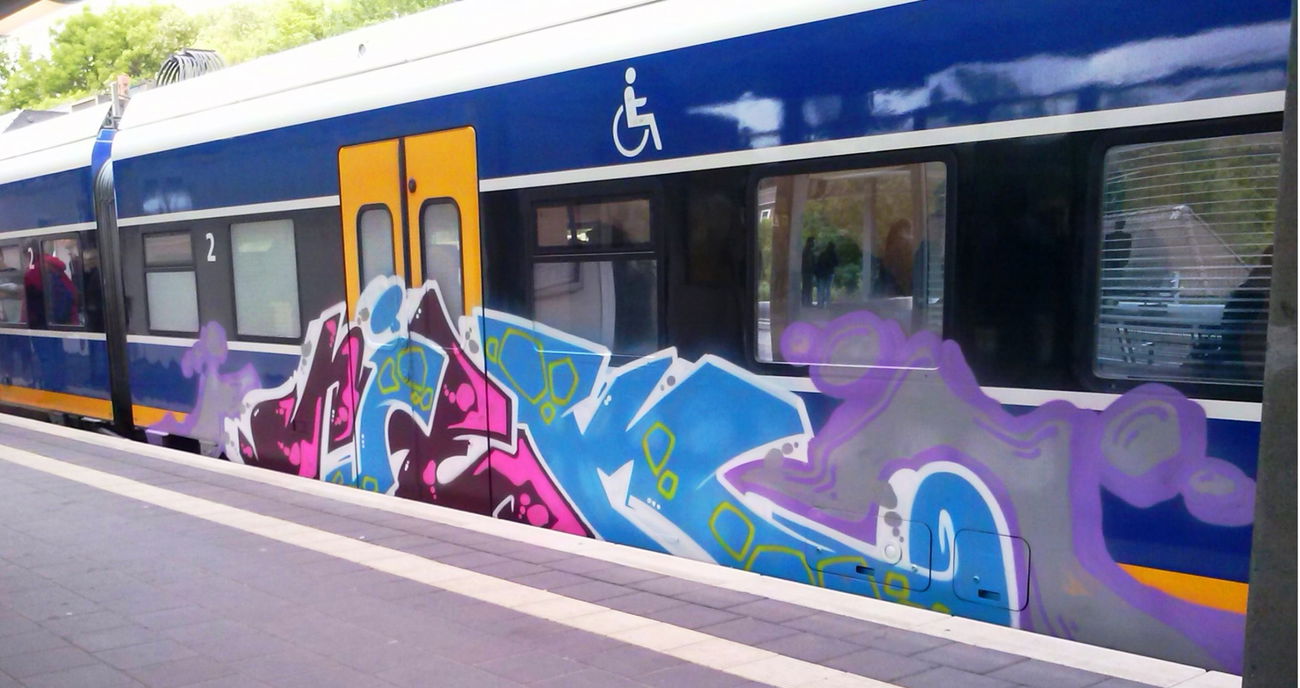 Graffiti Train - Photo by ZUGZWANG - niek, bremerhaven, bremen (2015)