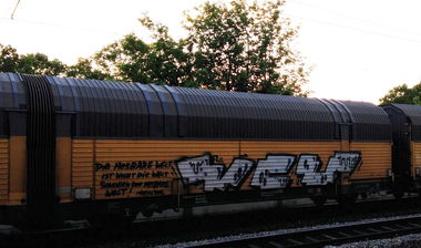 Graffiti Train - Photo by ZUGZWANG - vcu