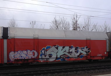 Graffiti Train - Photo by ZUGZWANG - sky