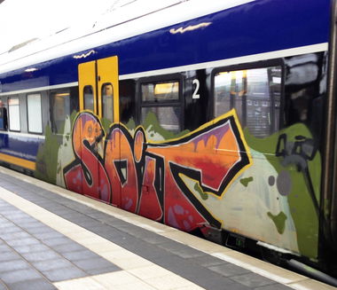 Graffiti Train - Photo by ZUGZWANG - soit (2017)