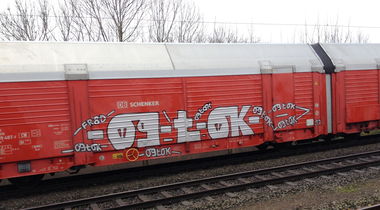 Graffiti Train - Photo by ZUGZWANG