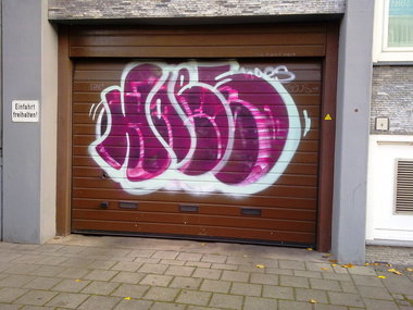 Graffiti Bombing - Photo by ZUGZWANG
