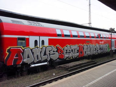 Graffiti Train - Photo by ZUGZWANG - abm
