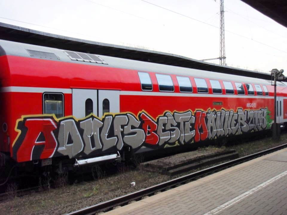 Graffiti Train - Photo by ZUGZWANG - abm