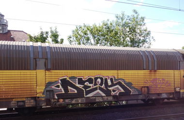 Graffiti Train - Photo by ZUGZWANG