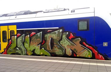 Graffiti Train - Photo by ZUGZWANG - ukon (2016)