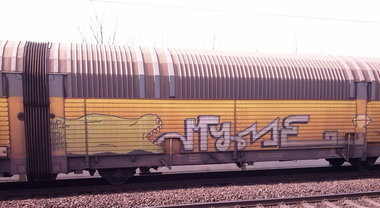 Graffiti Train - Photo by ZUGZWANG - bremerhaven, 27 (2014)