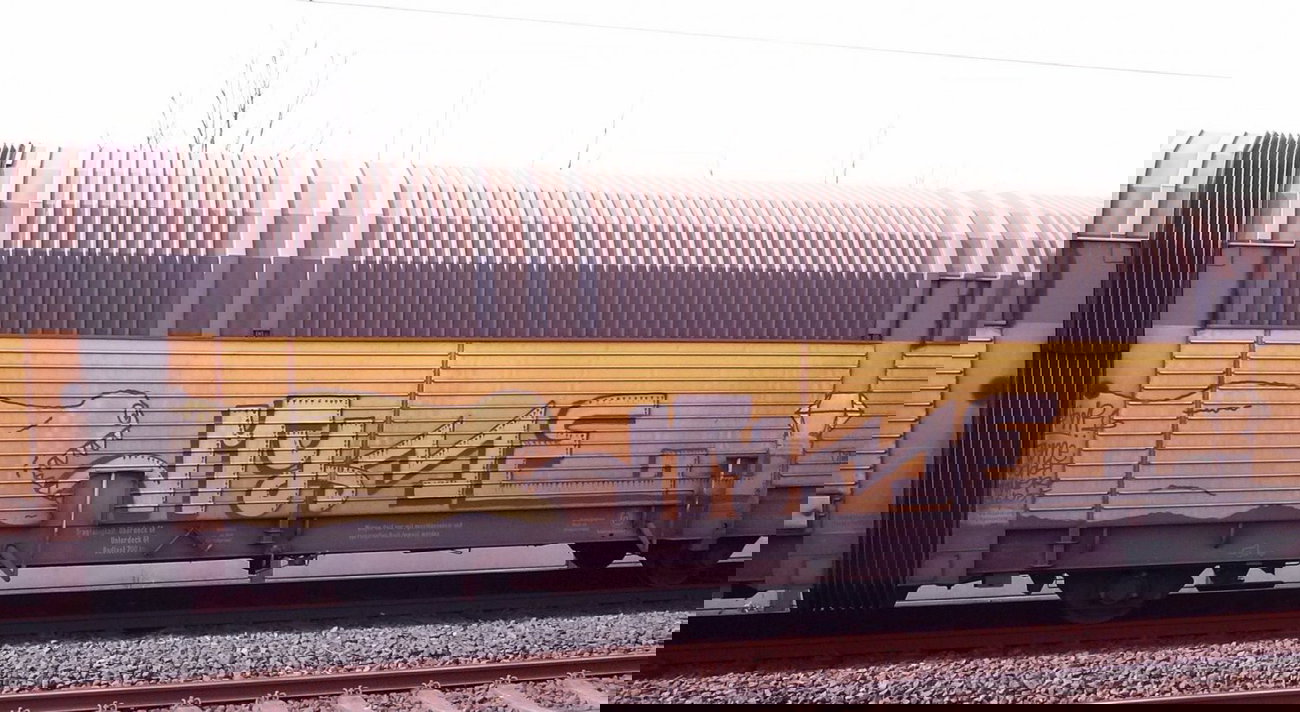 Graffiti Train - Photo by ZUGZWANG - bremerhaven, 27 (2014)