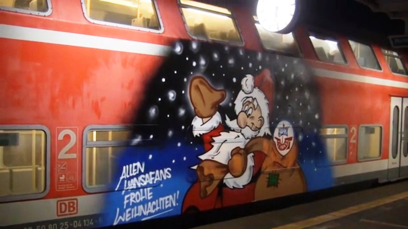 Graffiti Train - Photo by ZUGZWANG - hansa, rostock, weihnachten