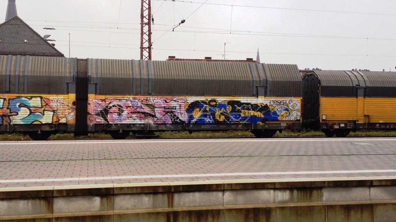 Graffiti Train - Photo by ZUGZWANG