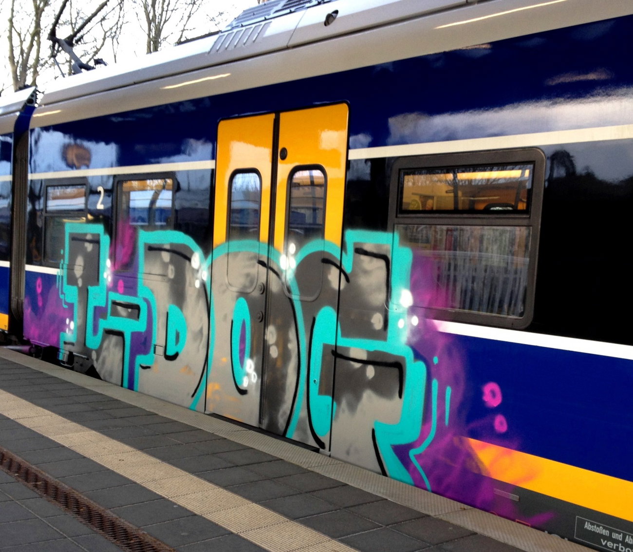 Graffiti Wall - Photo by ZUGZWANG - L-dog (2018)