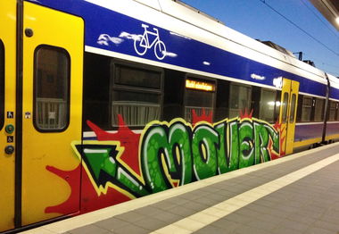 Graffiti Train - Photo by ZUGZWANG - mover (2017)