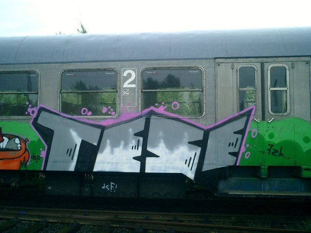 Graffiti Train - Photo by ZUGZWANG - tese, dsf, hamburg