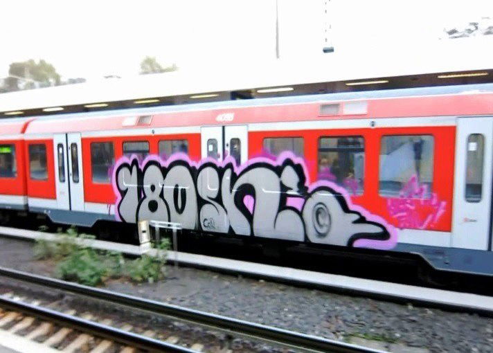 Graffiti Train - Photo by ZUGZWANG - 180, crew, sn (2013)