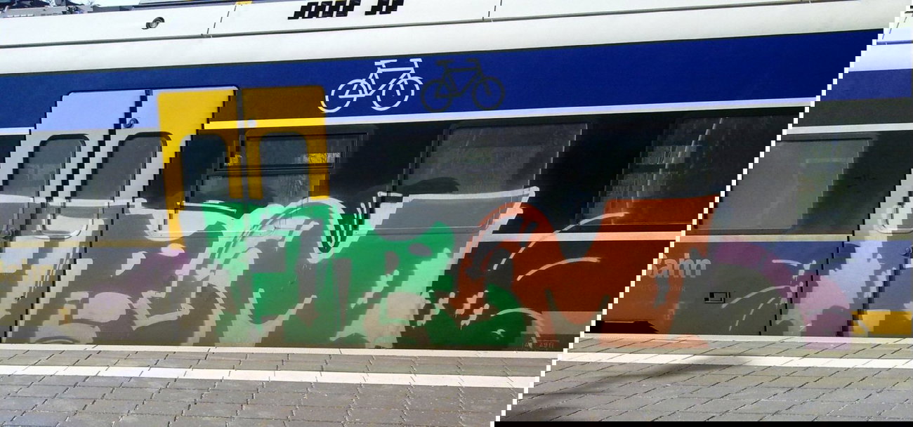 Graffiti Train - Photo by ZUGZWANG - abm, bremerhaven, 27 (2015)