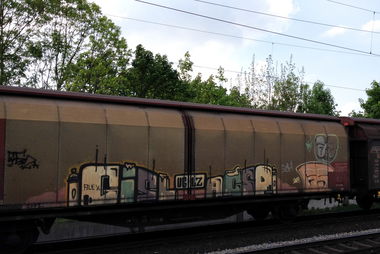 Graffiti Train - Photo by ZUGZWANG