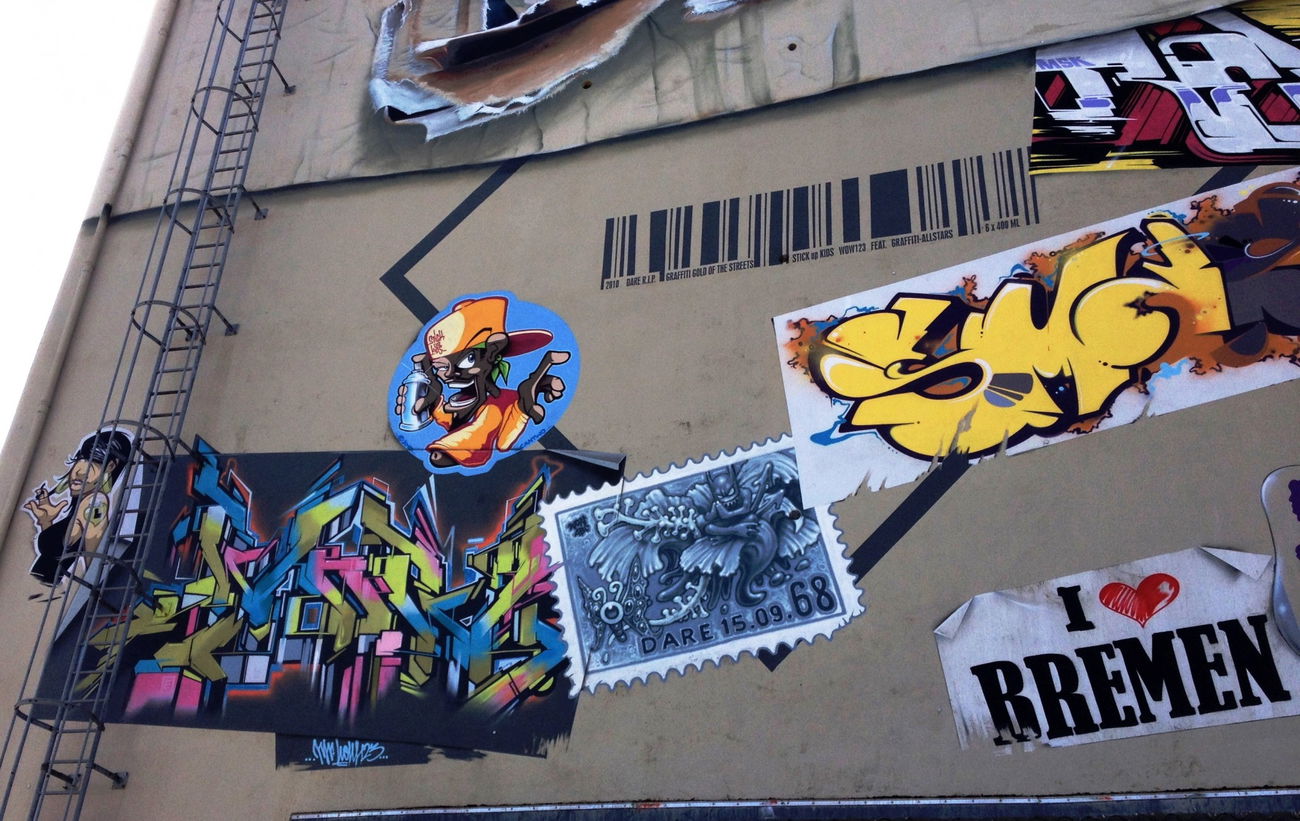 Graffiti Wall - Photo by ZUGZWANG - can2, wow123, dare