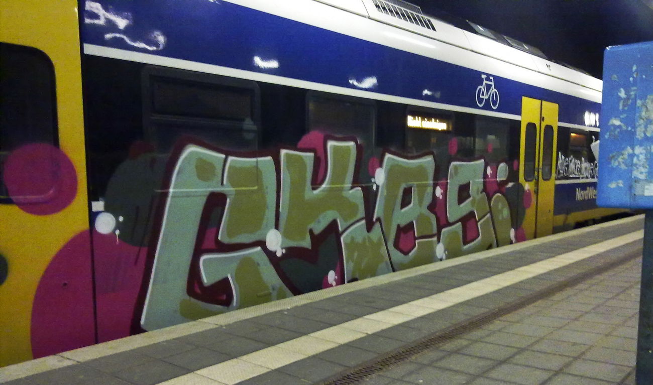 Graffiti Train - Photo by ZUGZWANG - gkbs (2016)