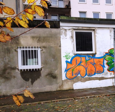 Graffiti Bombing - Photo by ZUGZWANG