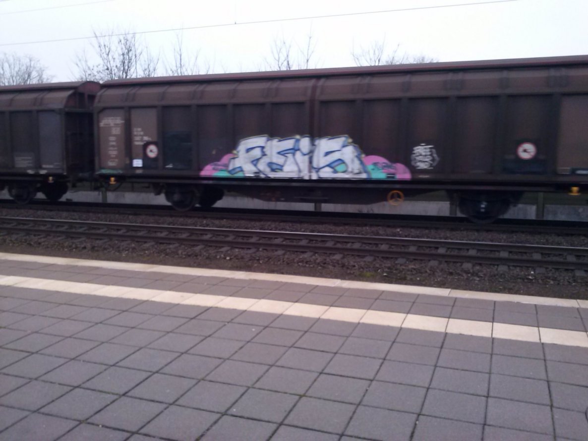 Graffiti Train - Photo by ZUGZWANG - feis, bremerhaven, 27