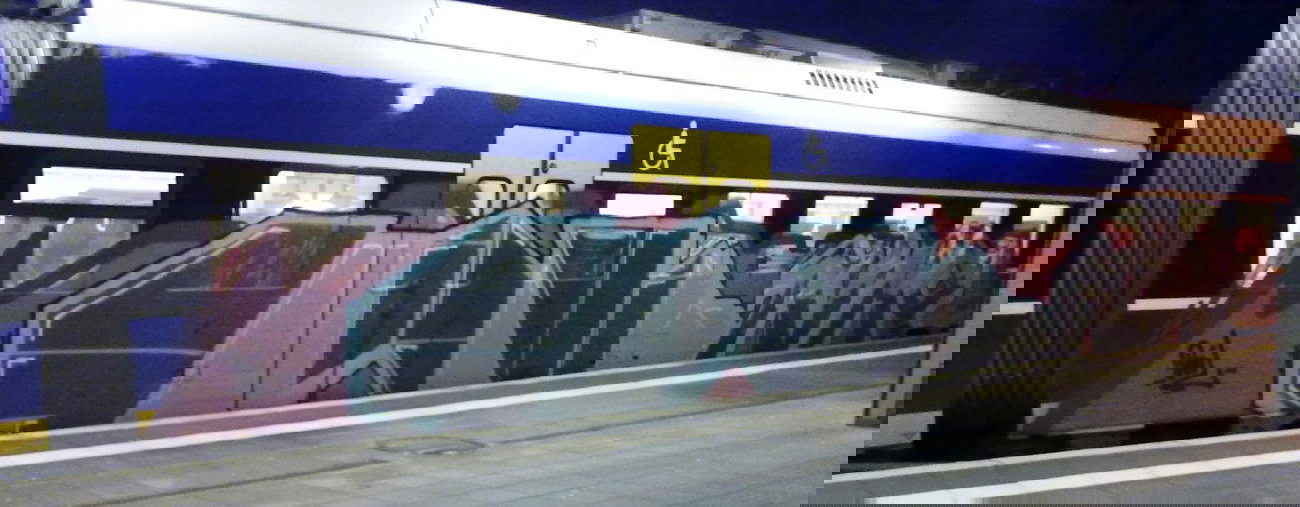 Graffiti Train - Photo by ZUGZWANG - onil, bremerhaven, 27 (2015)