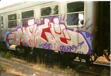 Graffiti Train - Photo by ZUGZWANG (2001)