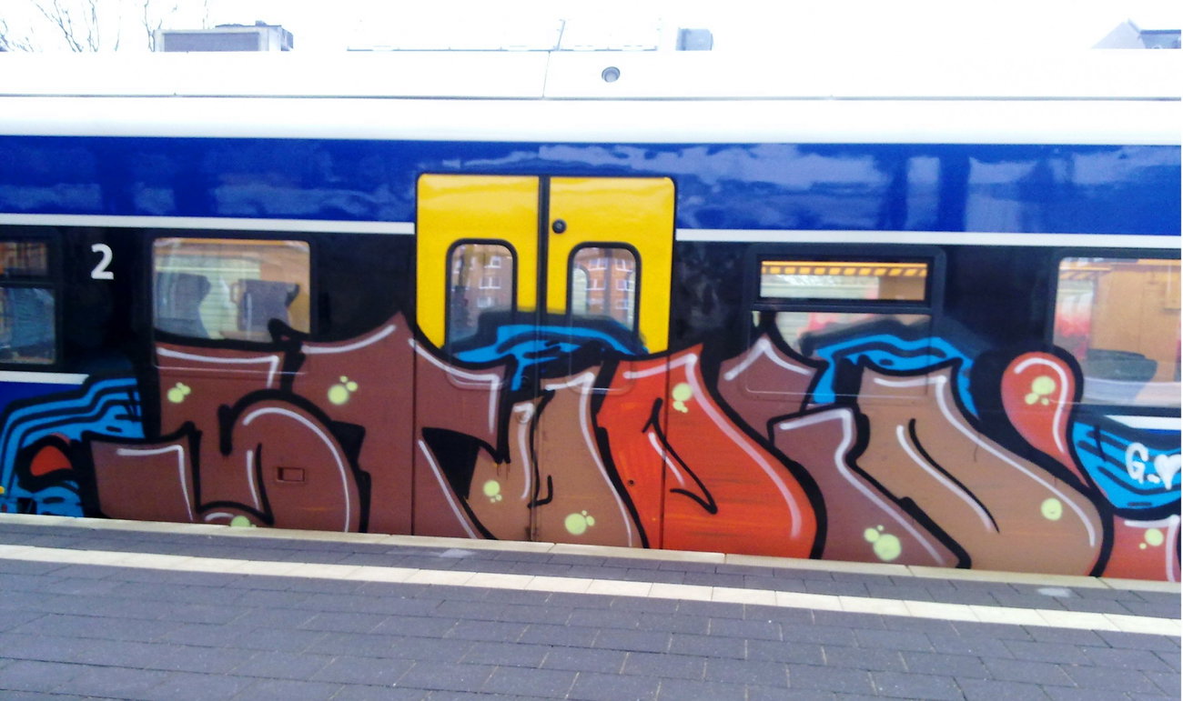 Graffiti Wall - Photo by ZUGZWANG - studio, bremerhaven, bremen (2016)