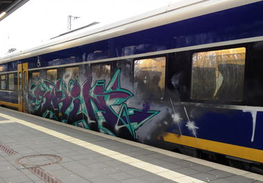 Graffiti Train - Photo by ZUGZWANG - skin (2017)