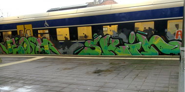 Graffiti Train - Photo by ZUGZWANG - rosy, skin, bremerhaven (2014)