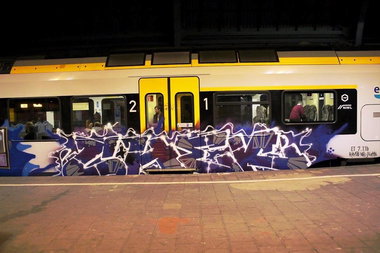 Graffiti Train - Photo by ZUGZWANG - chek